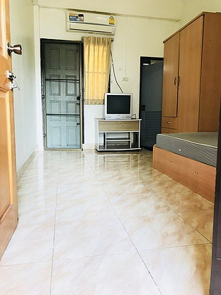 Condo · Wang Thonglang, bangkok — photo 1