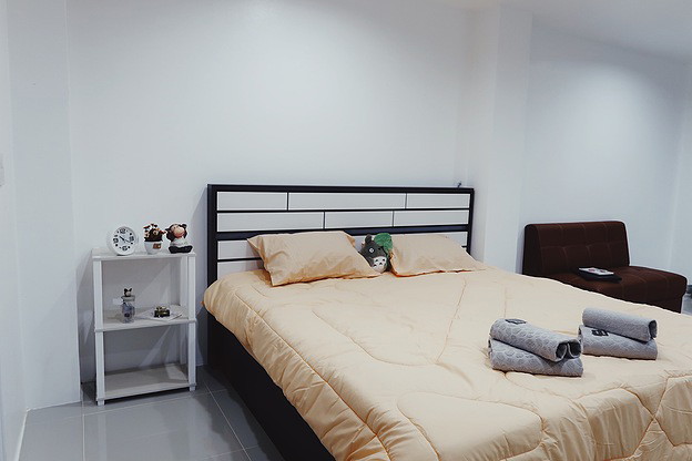 Condo — photo 1