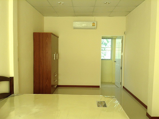 Condo — photo 1