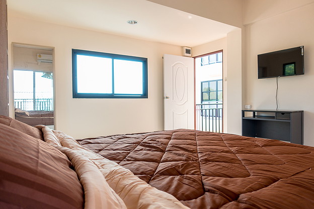 Condo — photo 3
