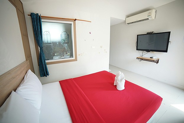 Condo — photo 2