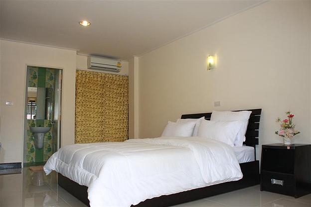Condo — photo 3