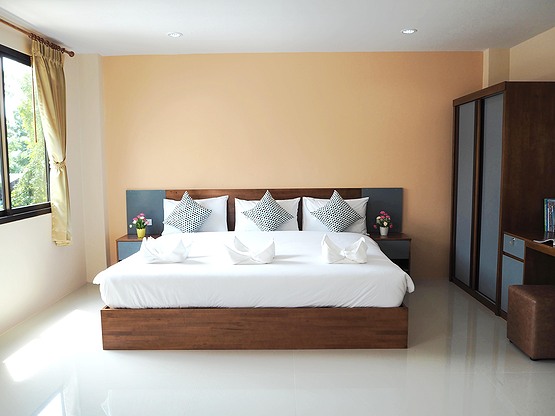 Condo — photo 3