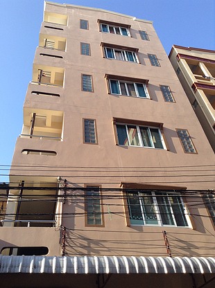 Condo — photo 2