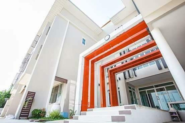 Condo — photo 2