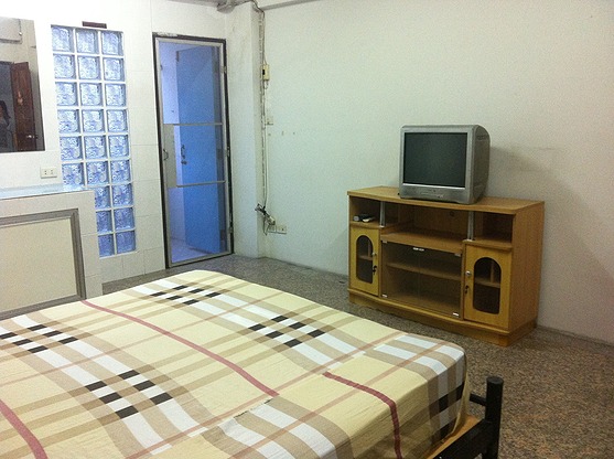 Condo · Wang Thonglang, bangkok — photo 2