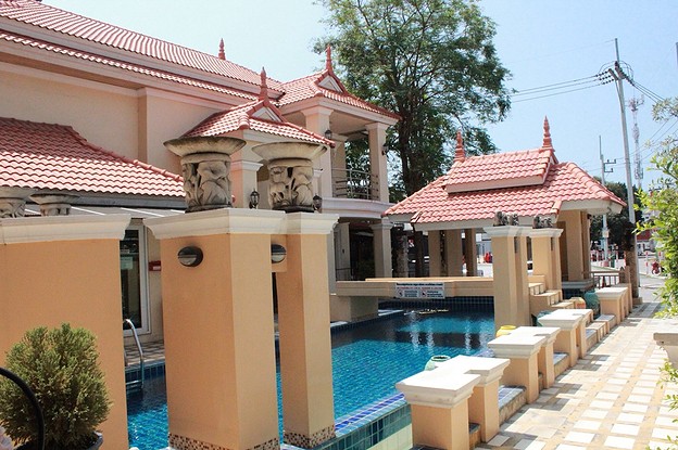 Condo · Mueang Chon Buri, chon_buri — photo 1