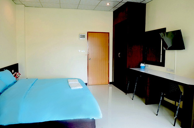 Condo — photo 2