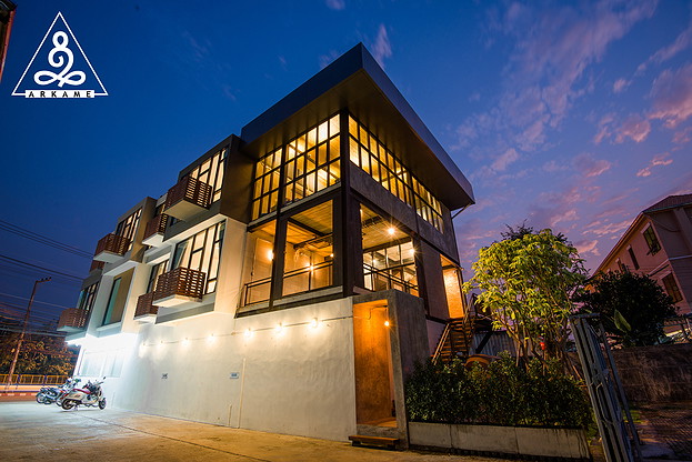 Condo — photo 1