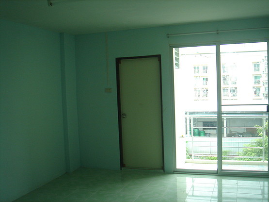 Condo · Bang Kapi, bangkok — photo 2