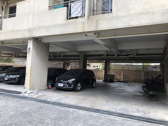 Condo · Wang Thonglang, bangkok — photo 4