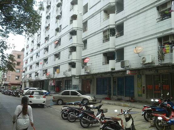 Condo · Bang Kapi, bangkok — photo 2