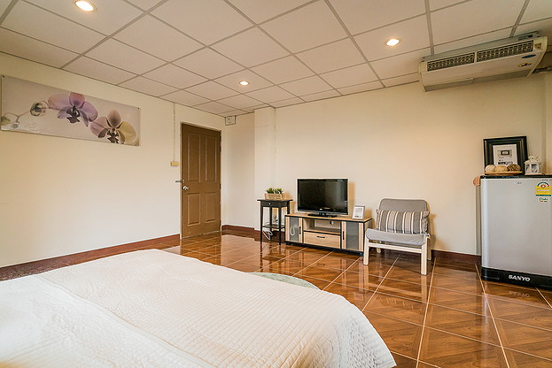 Condo · Wang Thonglang, bangkok — photo 5