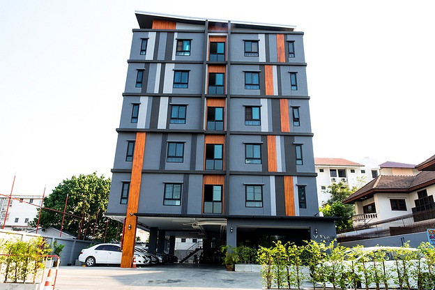 V Place Apartment — photo 1