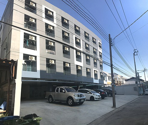 Condo · Bang Na, bangkok — photo 1