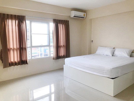 Condo — photo 3