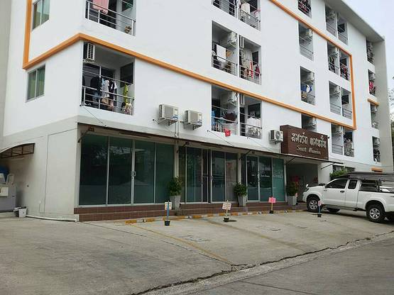 Condo · Wang Thonglang, bangkok — photo 1