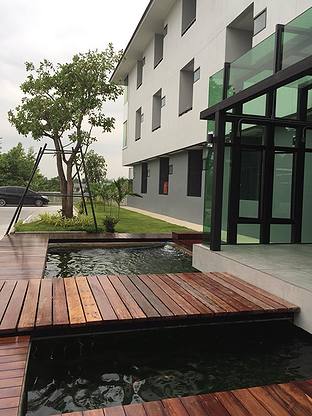 Condo — photo 1