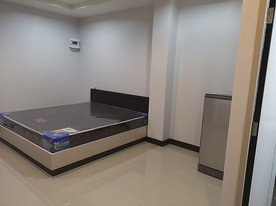 Condo — photo 1