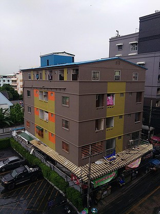 Condo · Wang Thonglang, bangkok — photo 1