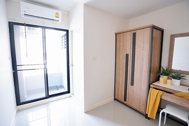 Condo · Wang Thonglang, bangkok — photo 2
