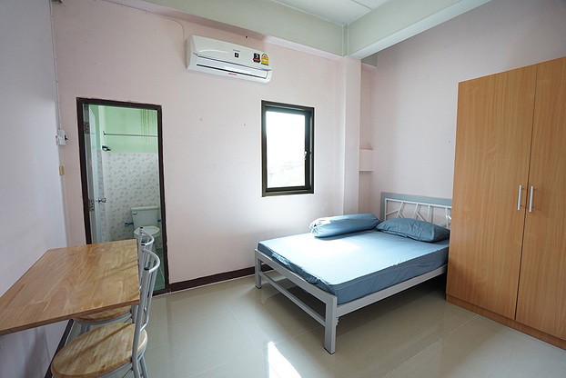 Condo · Bangkok Noi, bangkok — photo 1