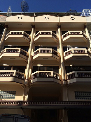 Condo · Khlong San, bangkok — photo 1