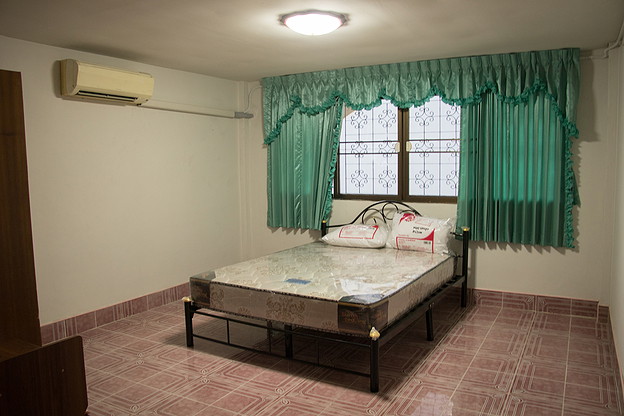 Condo — photo 1