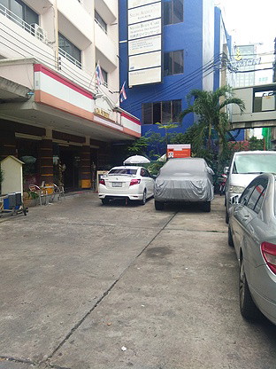 Condo · Bang Rak, bangkok — photo 2