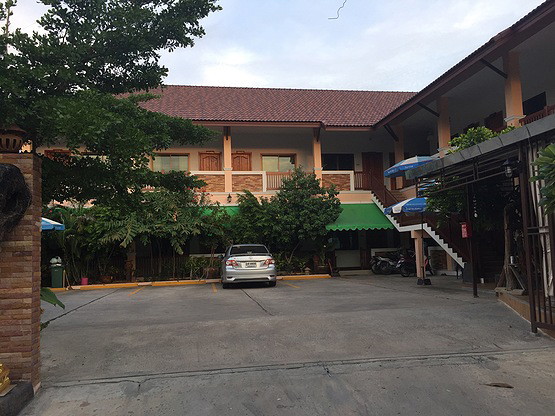 Condo — photo 1
