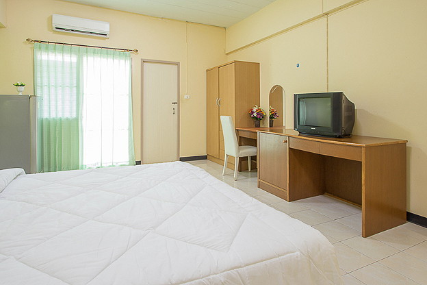 Condo · Mueang Chon Buri, chon_buri — photo 3