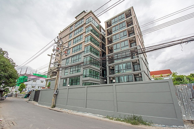 Condo · Huai Khwang, bangkok — photo 2