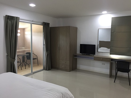 Condo — photo 2