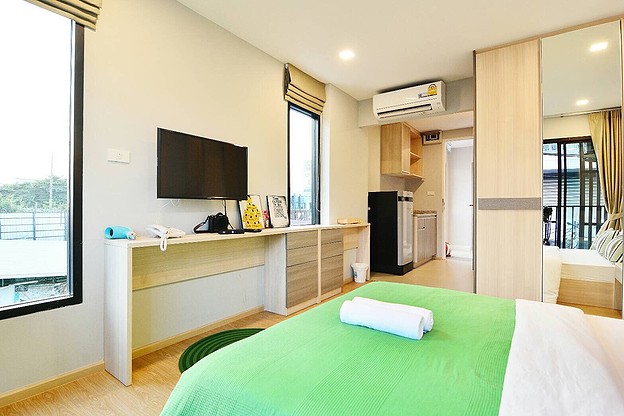 Condo · Huai Khwang, bangkok — photo 2