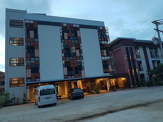 Condo — photo 1