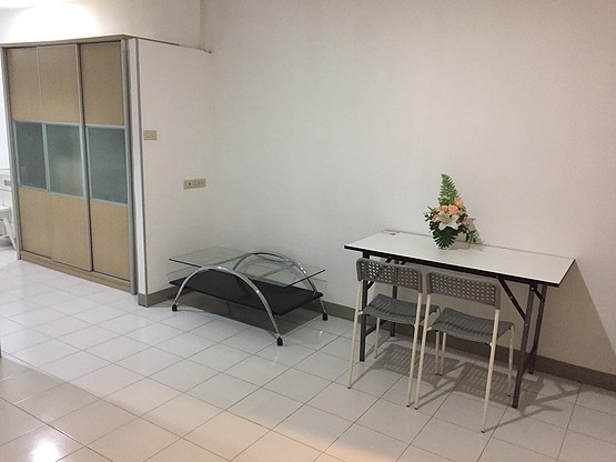 Condo · Huai Khwang, bangkok — photo 4