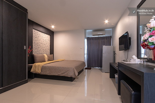 Condo · Wang Thonglang, bangkok — photo 1