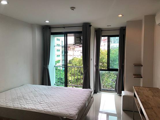 Condo · Huai Khwang, bangkok — photo 2