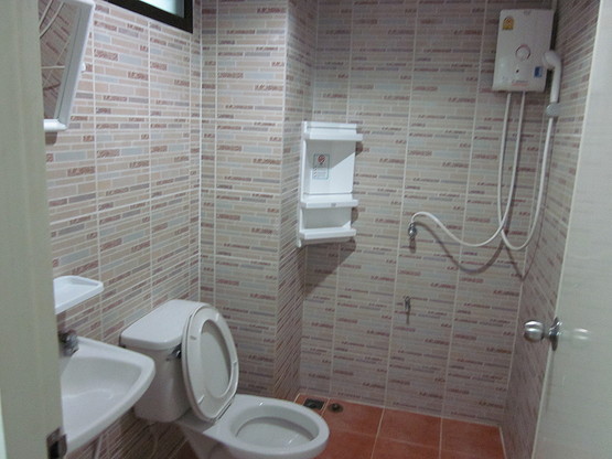 Condo · Mueang Chon Buri, chon_buri — photo 2