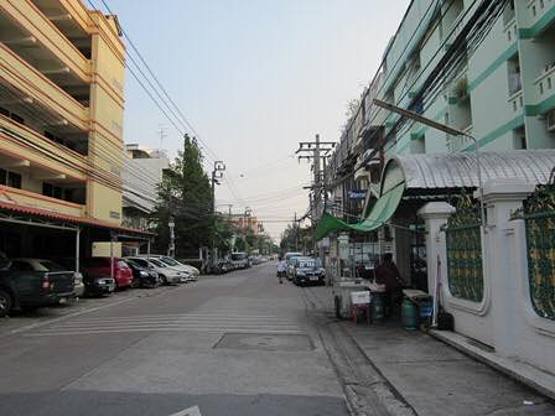 Condo · Bang Kapi, bangkok — photo 3