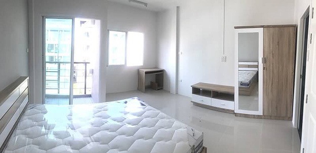 Condo · Mueang Chon Buri, chon_buri — photo 4