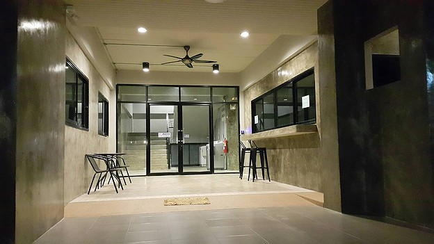Condo — photo 2