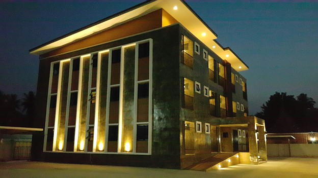 Condo — photo 1