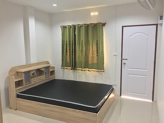 Condo — photo 1