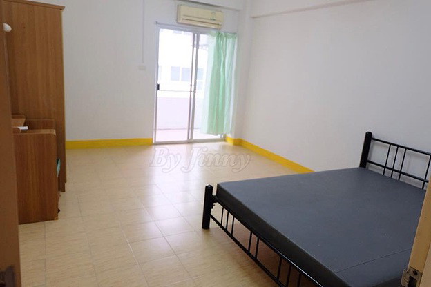 Condo · Mueang Samut Prakan — photo 1
