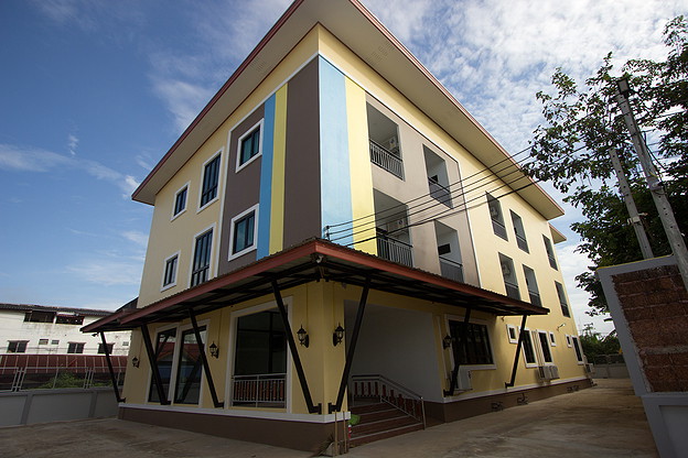Condo — photo 1