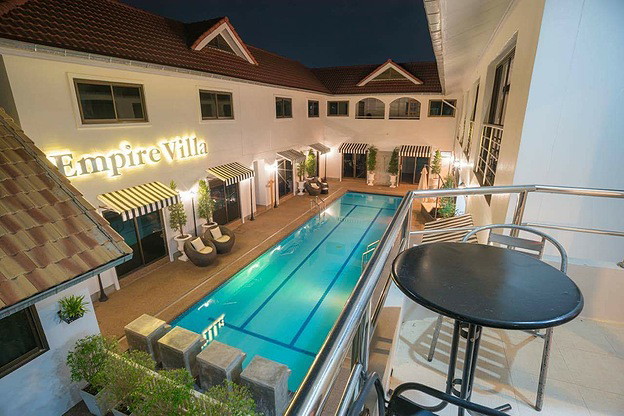 Condo — photo 1