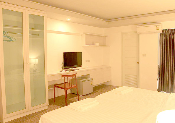Condo — photo 5