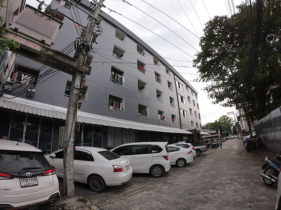 Condo · Wang Thonglang, bangkok — photo 5