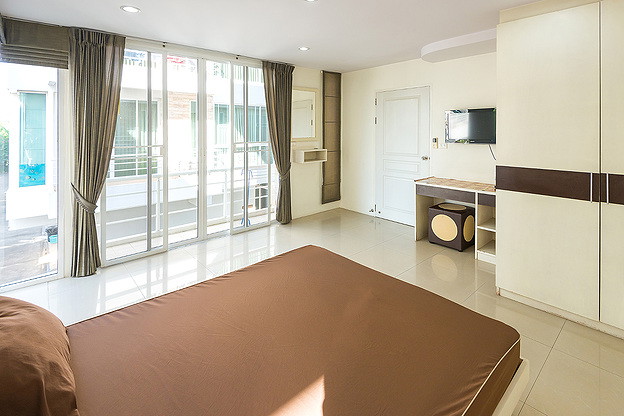 Condo · Thawi Watthana, bangkok — photo 2